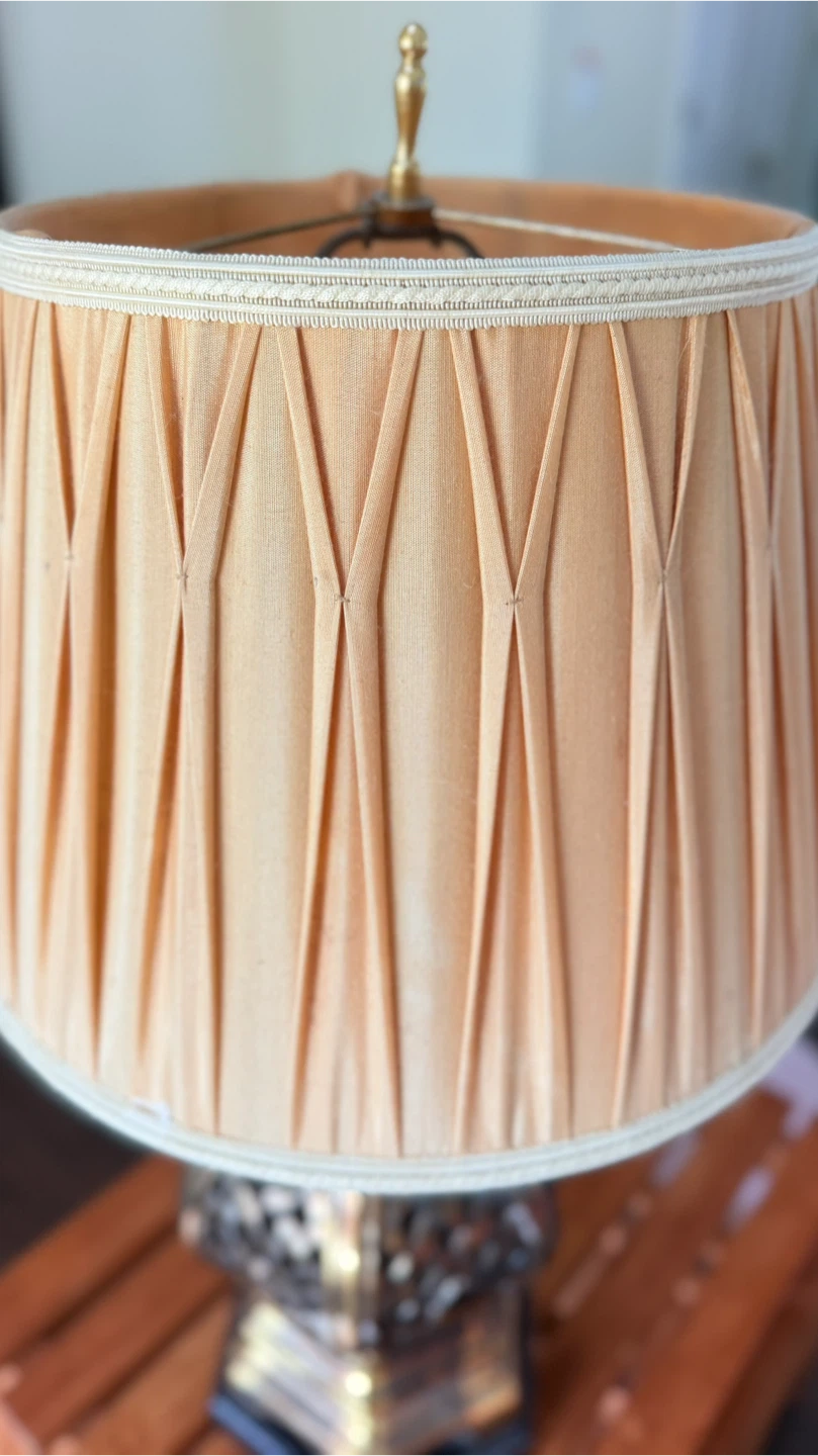 Vintage Style Table Lamp with Pleated Shade - photo 5