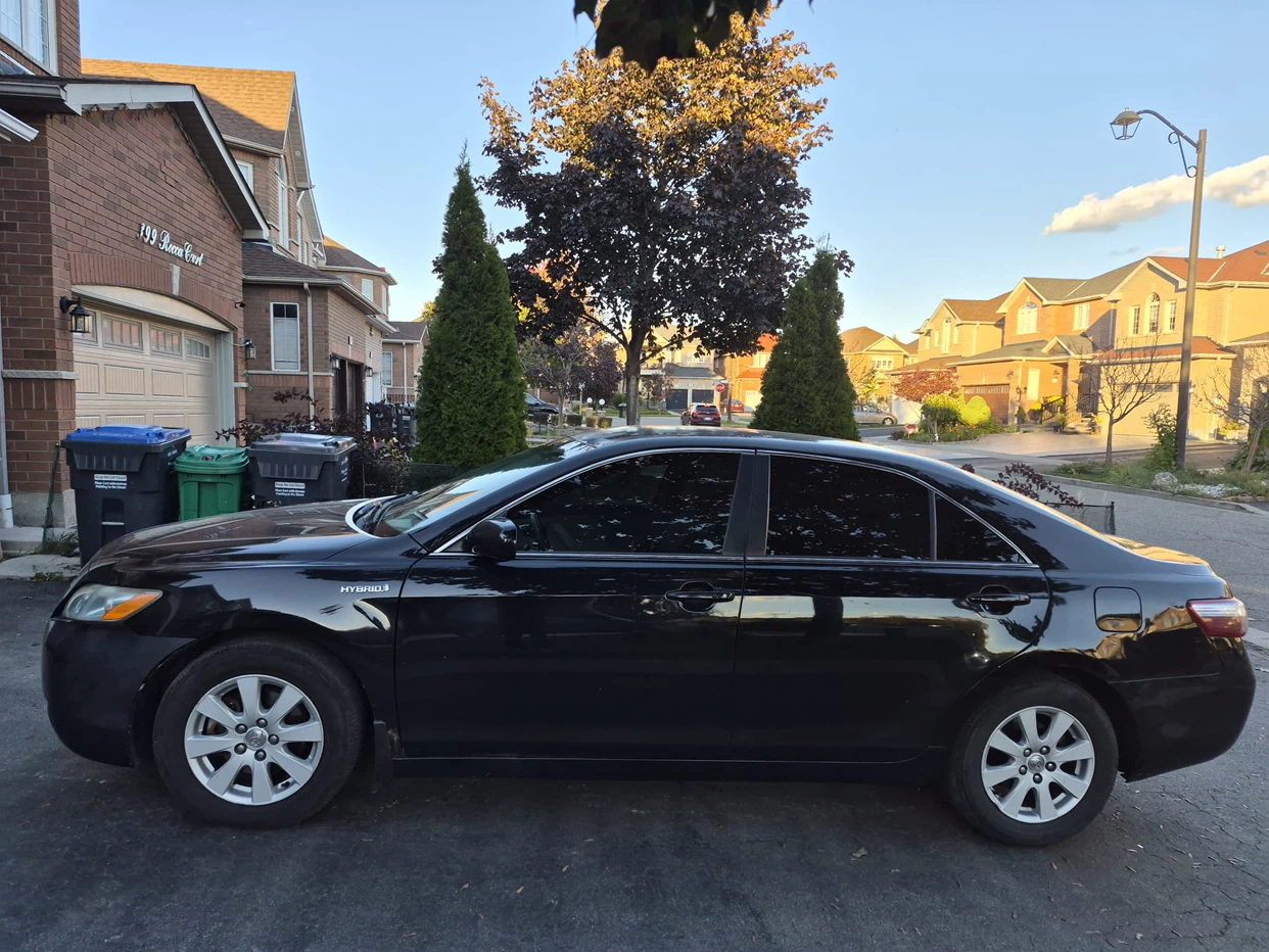 Toyota Camry Hybrid - photo 2