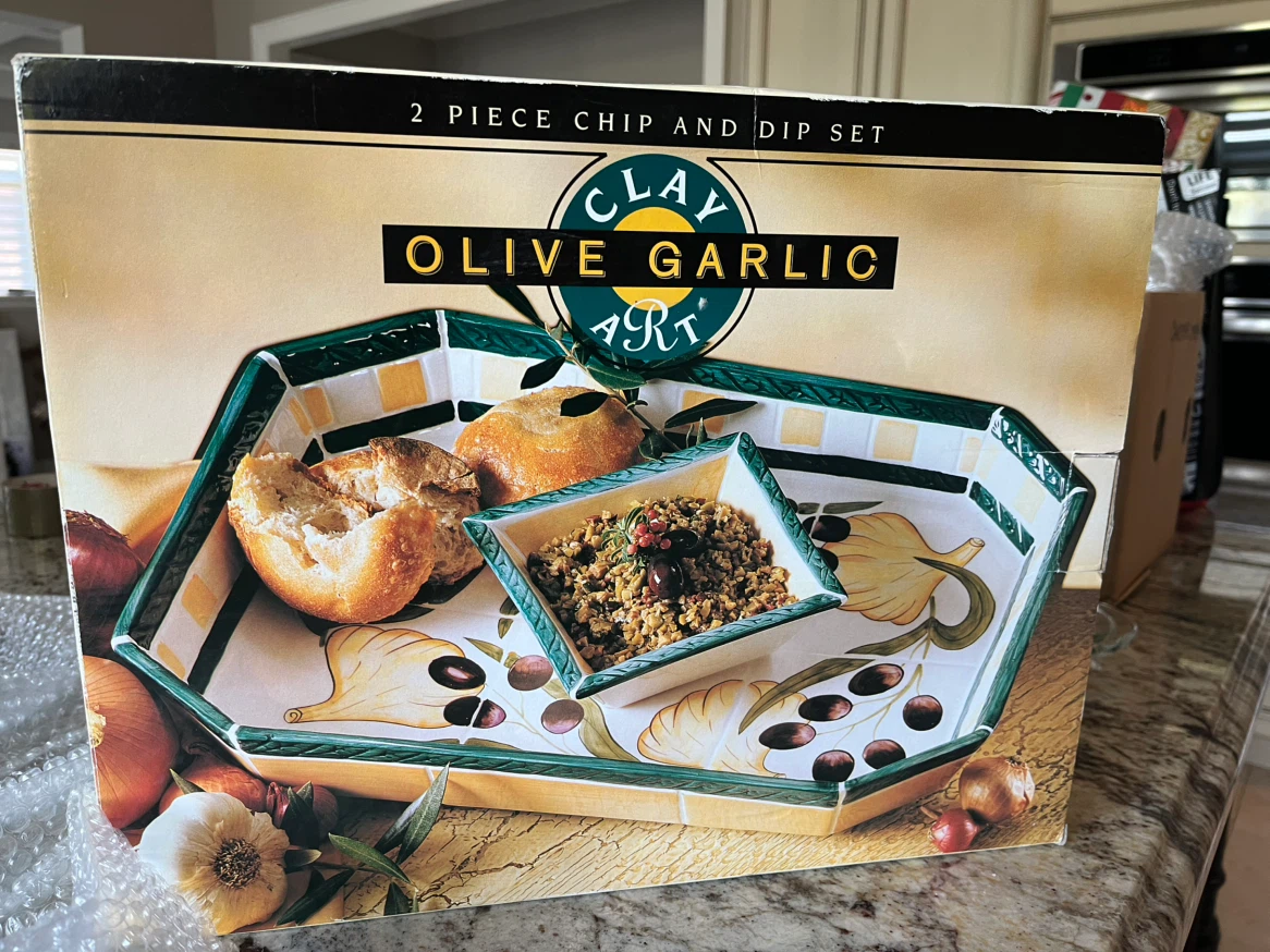 Olive Garlic 2 Piece Chip and Dip Set
