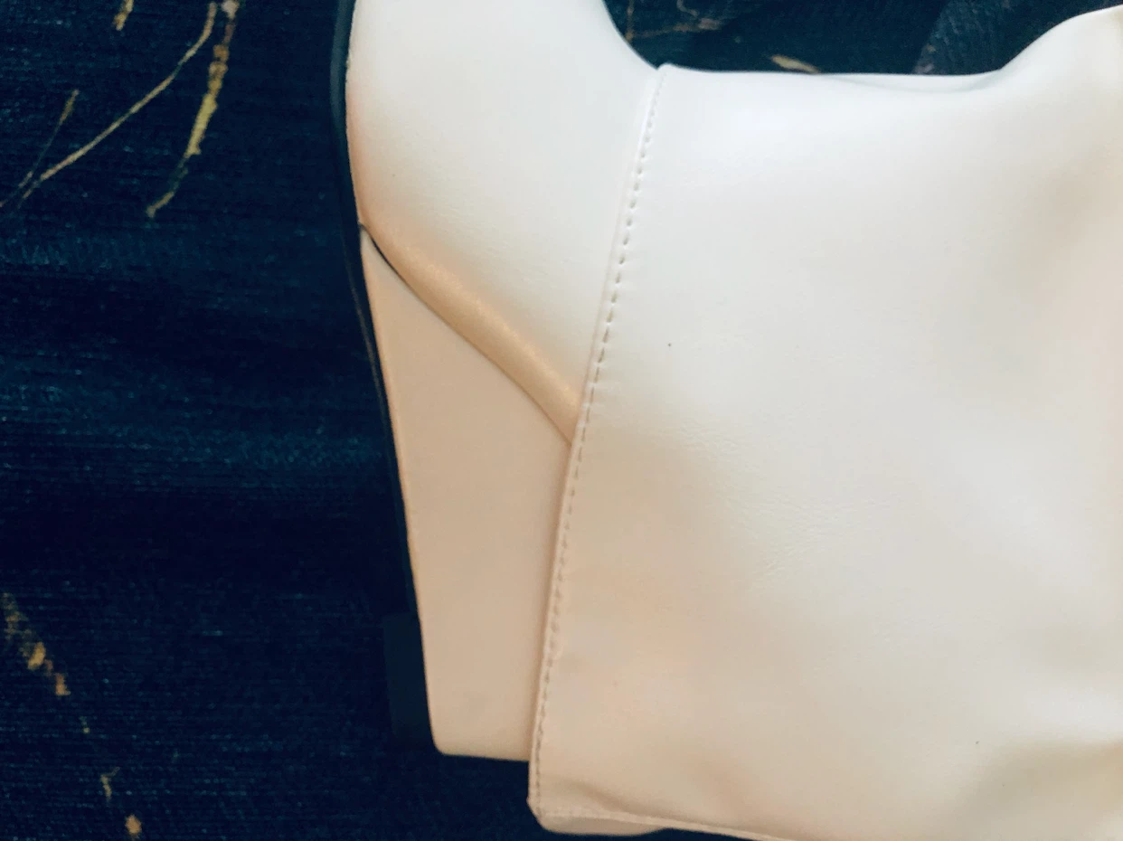 Stylish white  Italian boots Boots €85Appr C$135 but I sell $110 - photo 4