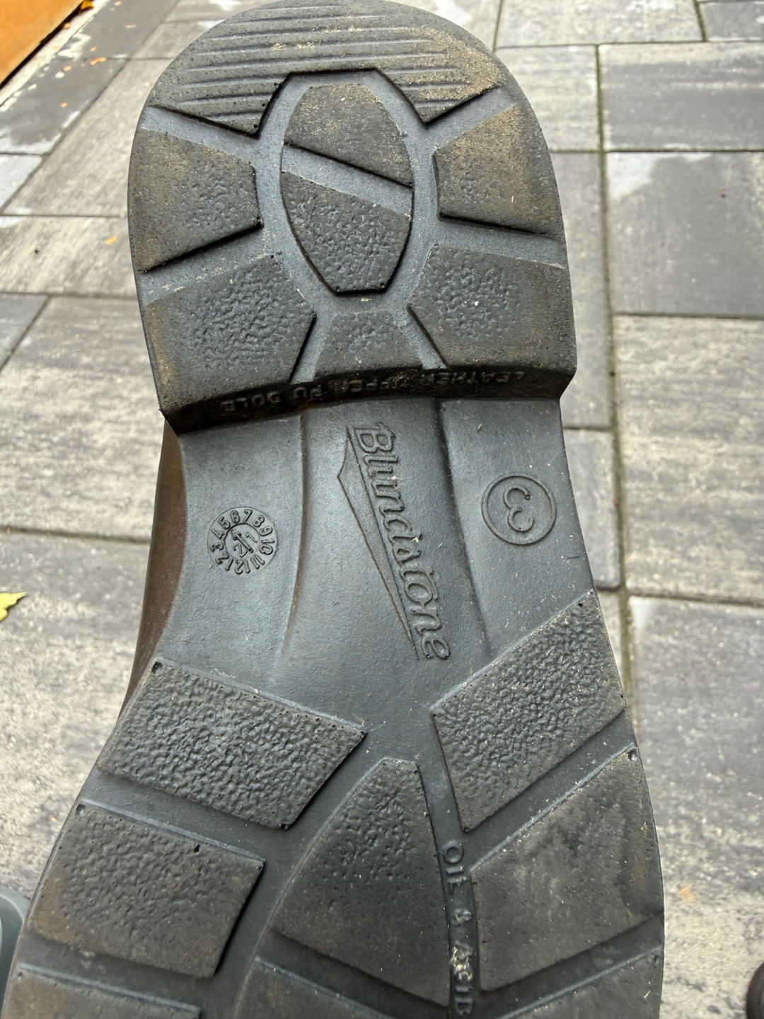 Bogs and Blundstone Boots - Various Sizes - photo 4