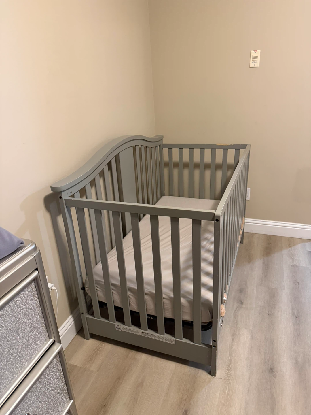 Graco Grey Baby Crib - photo 2