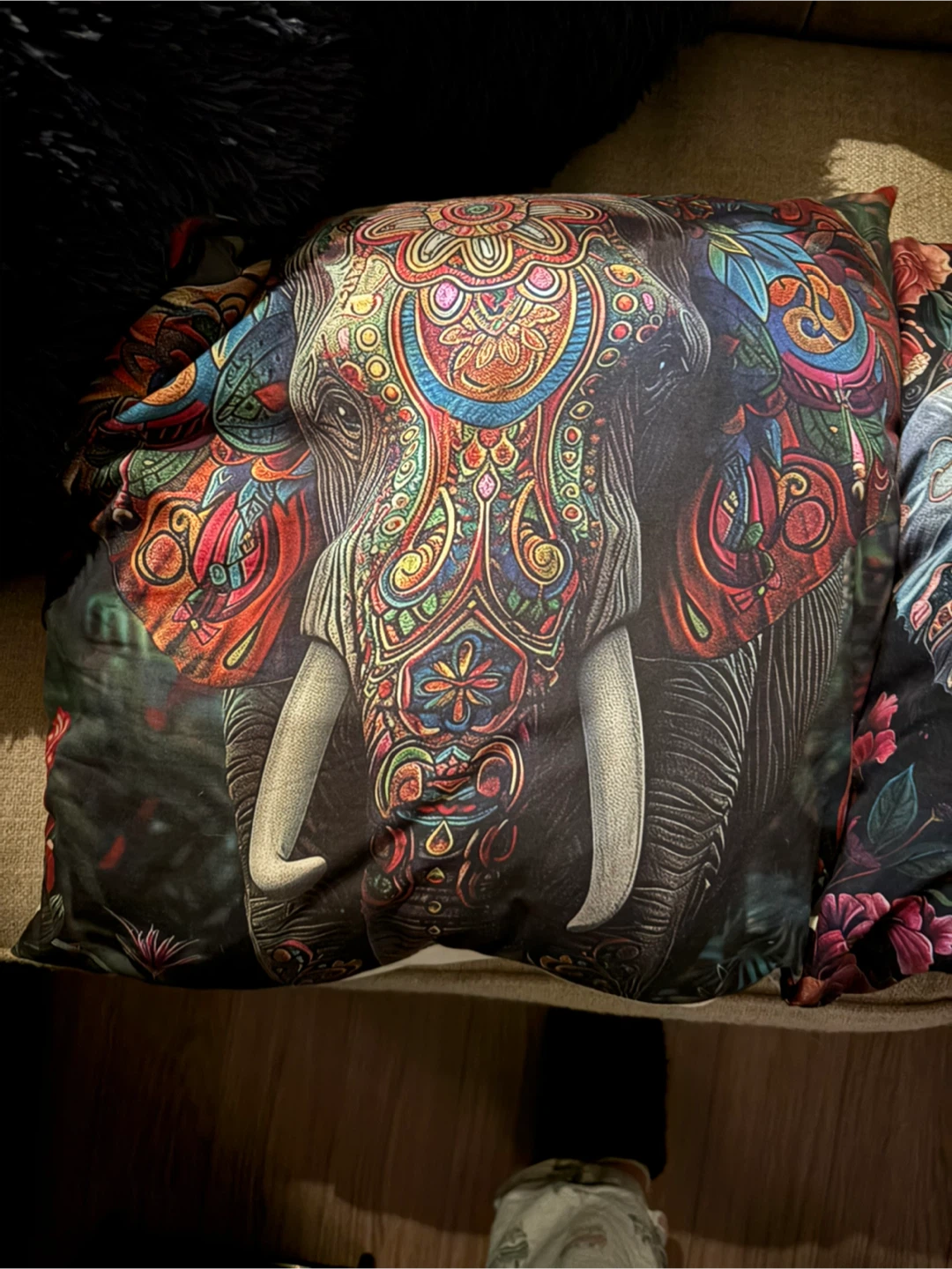 Set of 4 Elephant Throw Pillows - photo 5