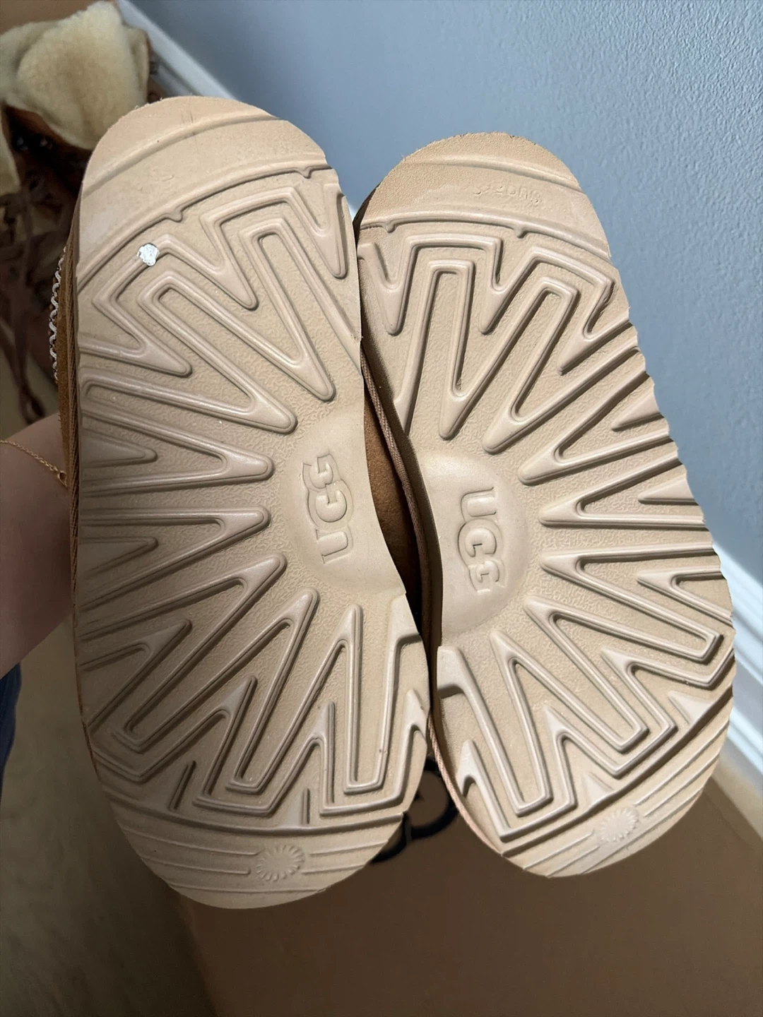 KIDS size 1 UGG Tasman Slippers in Chestnut - photo 2