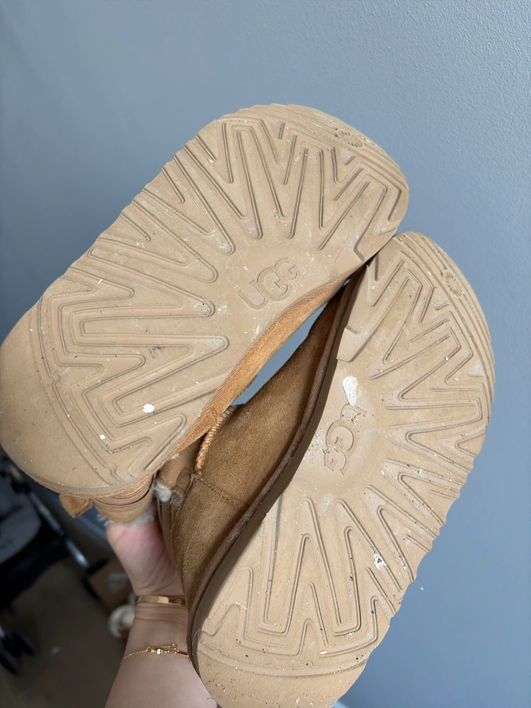 Kids size 6 UGG Chestnut Suede Ankle Boots - photo 3