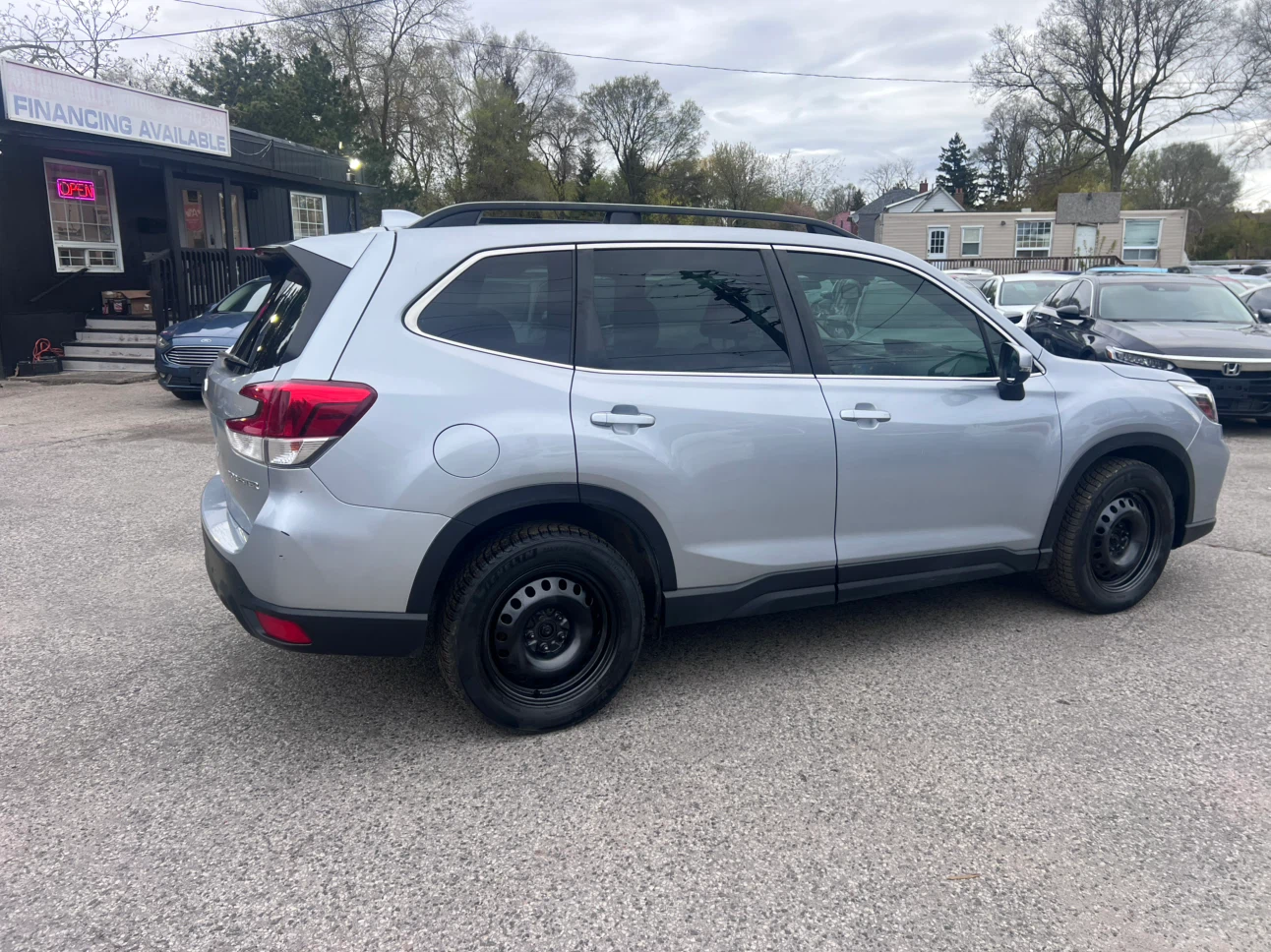 Subaru Forester Silver SUV - photo 4