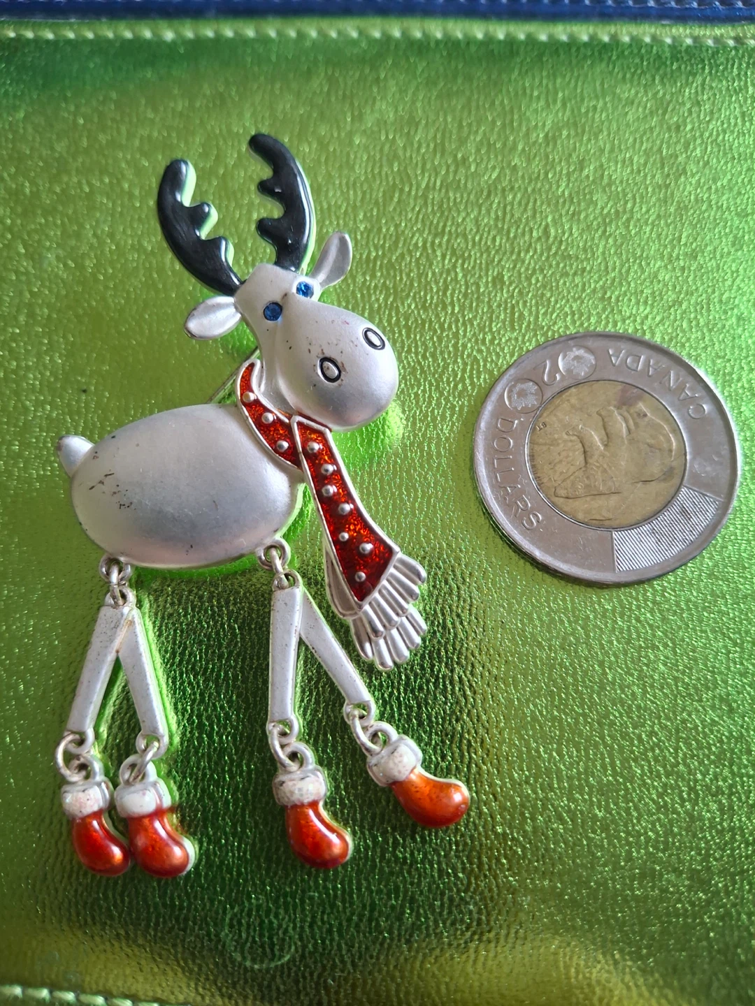 Pair of Christmas brooches (priced per item) - photo 2