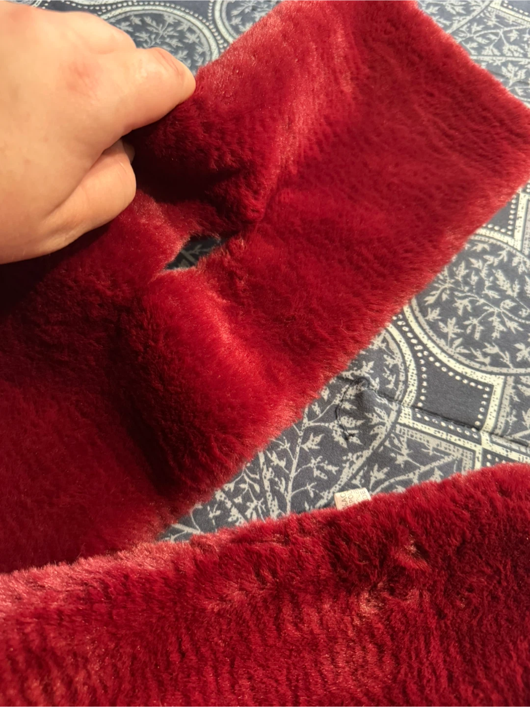 Red faux fur scarf - photo 4
