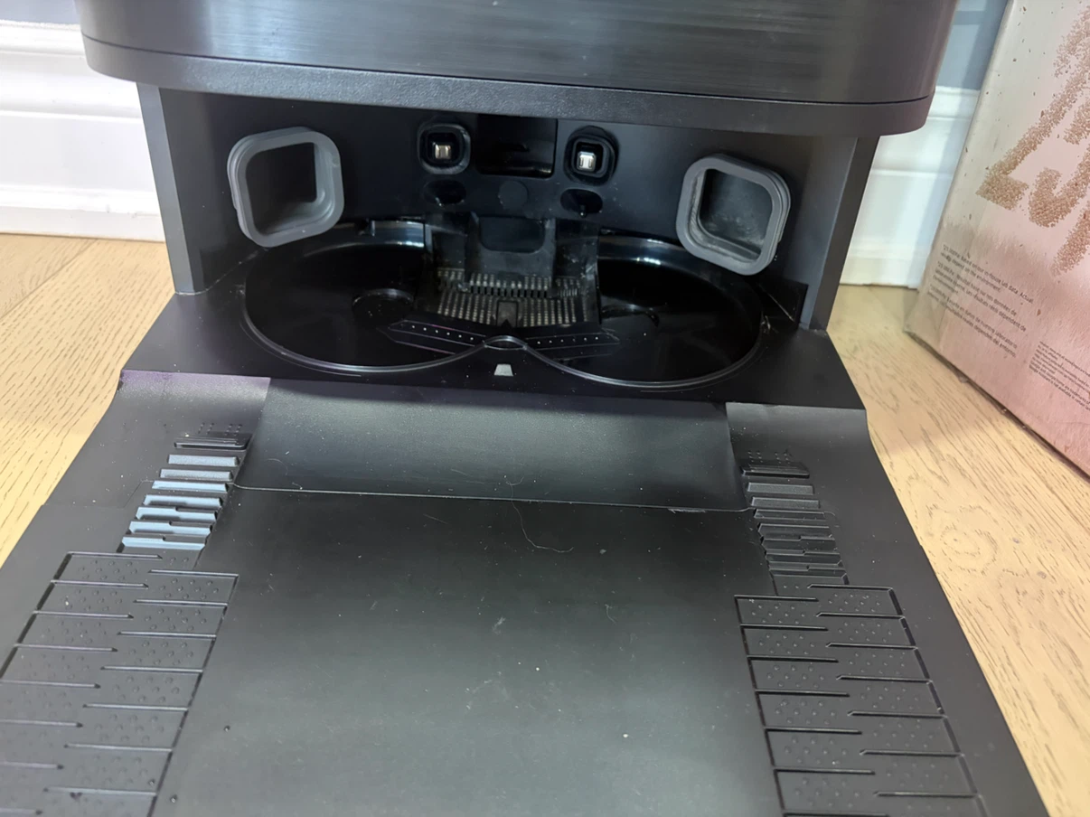 Dreame GoVac 405 Robot Vacuum & Mop – $250 FIRM - photo 4