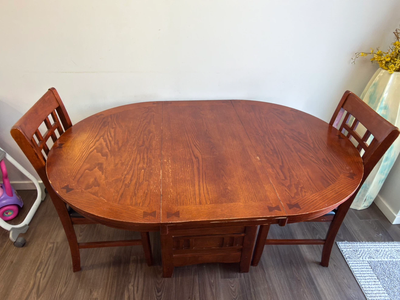Solid wood round dining table with  4 chairs