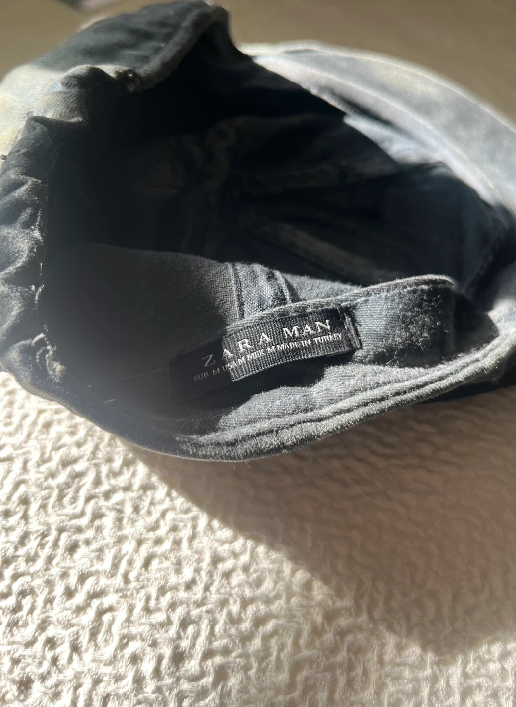 Zara limited edition black flat cap - photo 3