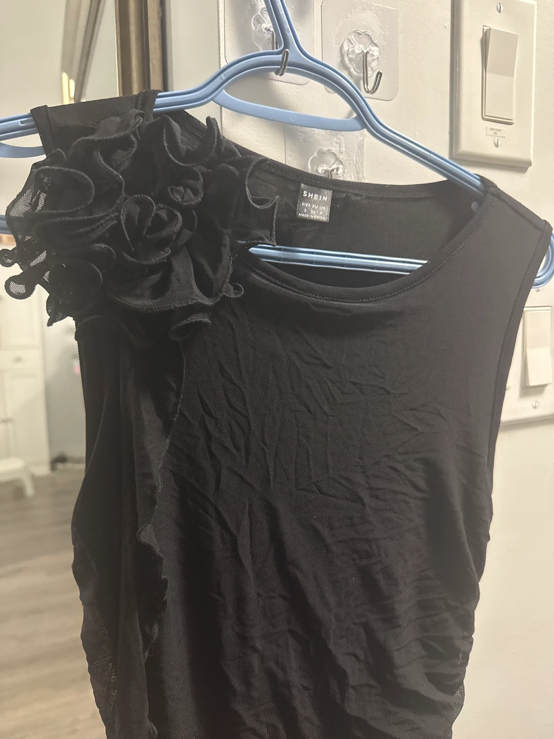 SHEIN black sleeveless dress with ruffle detail - photo 2