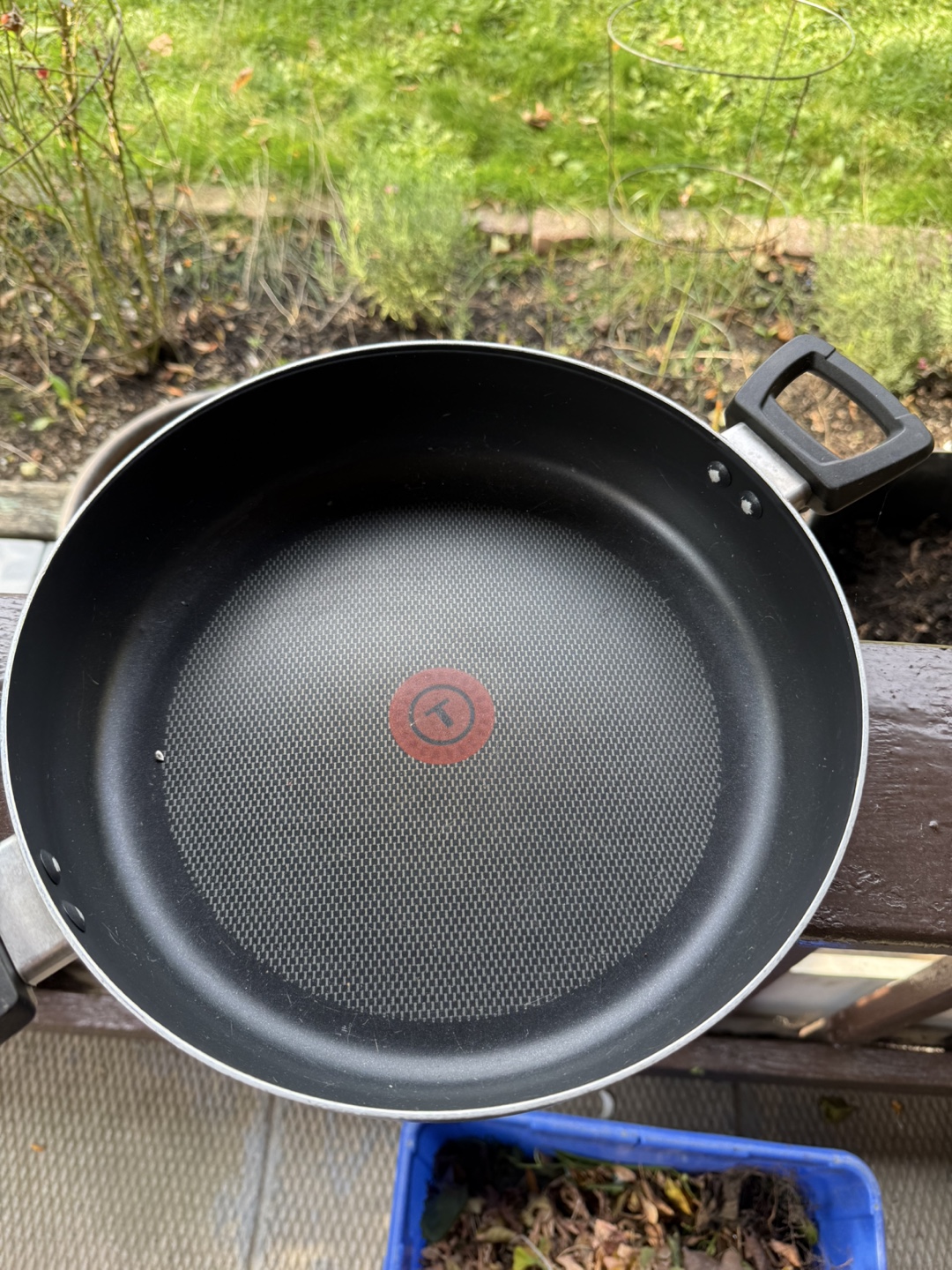 T-fal Non-Stick Pan with Lid - photo 2