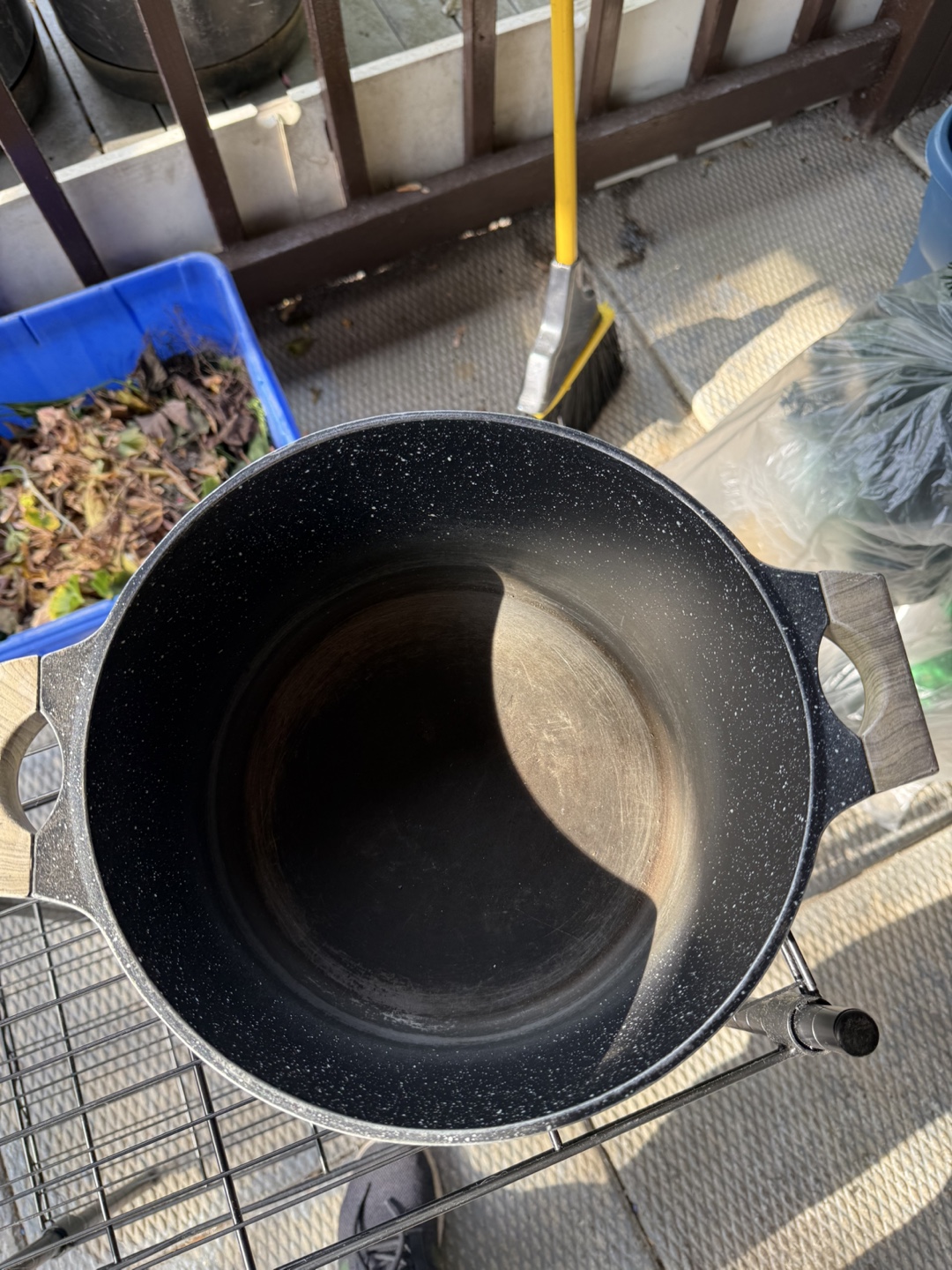 Non-stick cooking pot with lid - photo 2