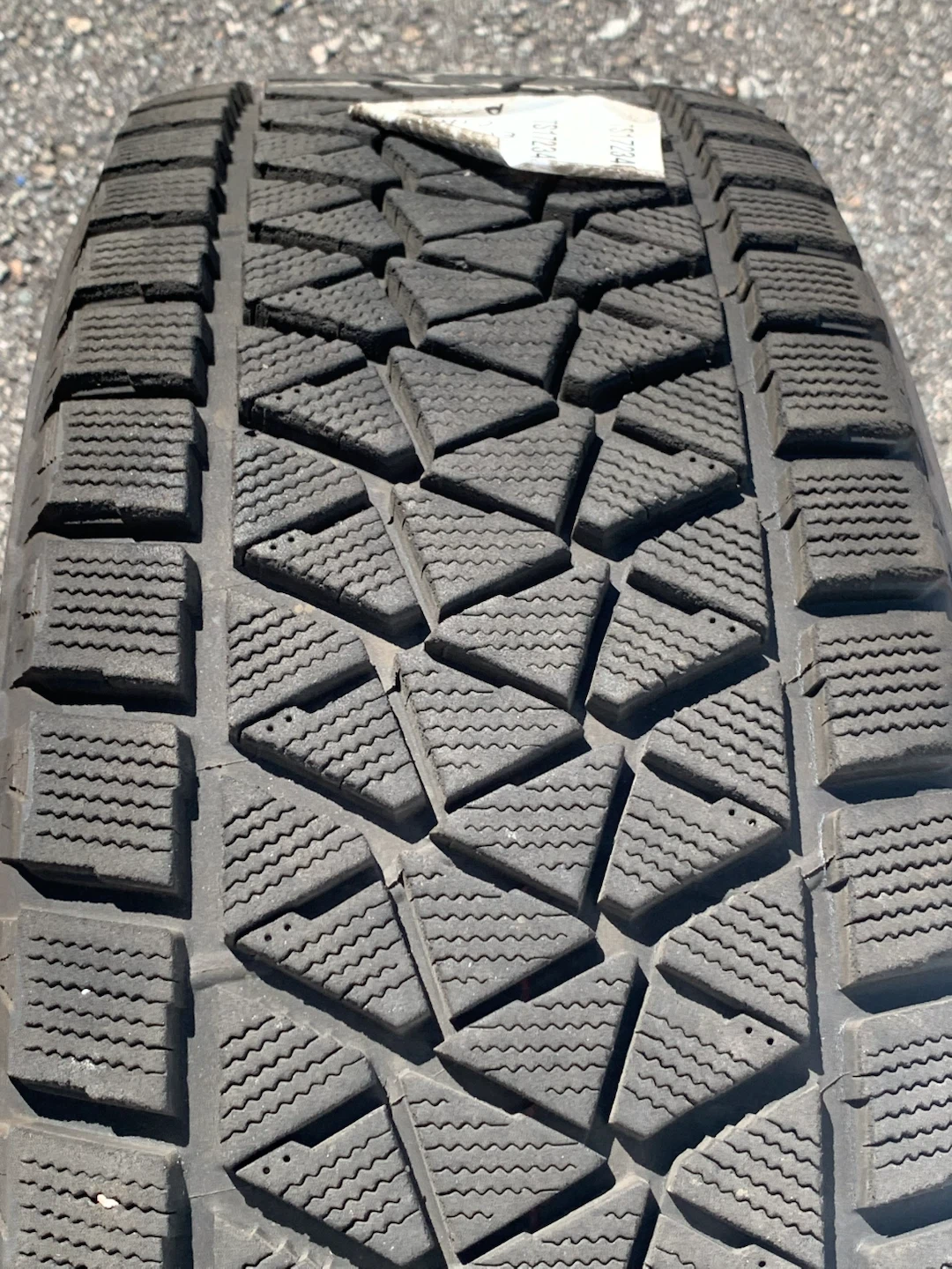 Bridgestone Blizzak DM-V2 Winter Tires - photo 3
