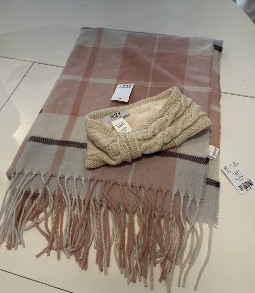 🩷 New Suzy Shier Scarf and Headband Set 🩷 Price Firm! - photo 4