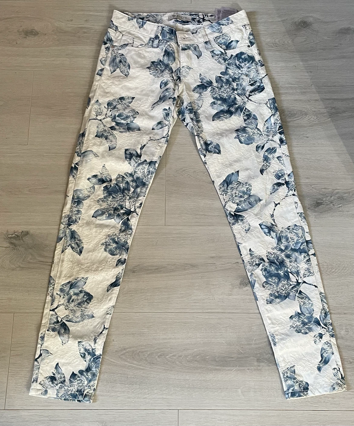 GUESS Floral Jeans 🌸 Blue & White Designer Denim | Size 23
