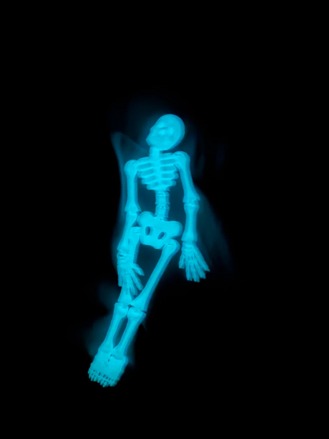 4.5 cm glow in Dark skeleton