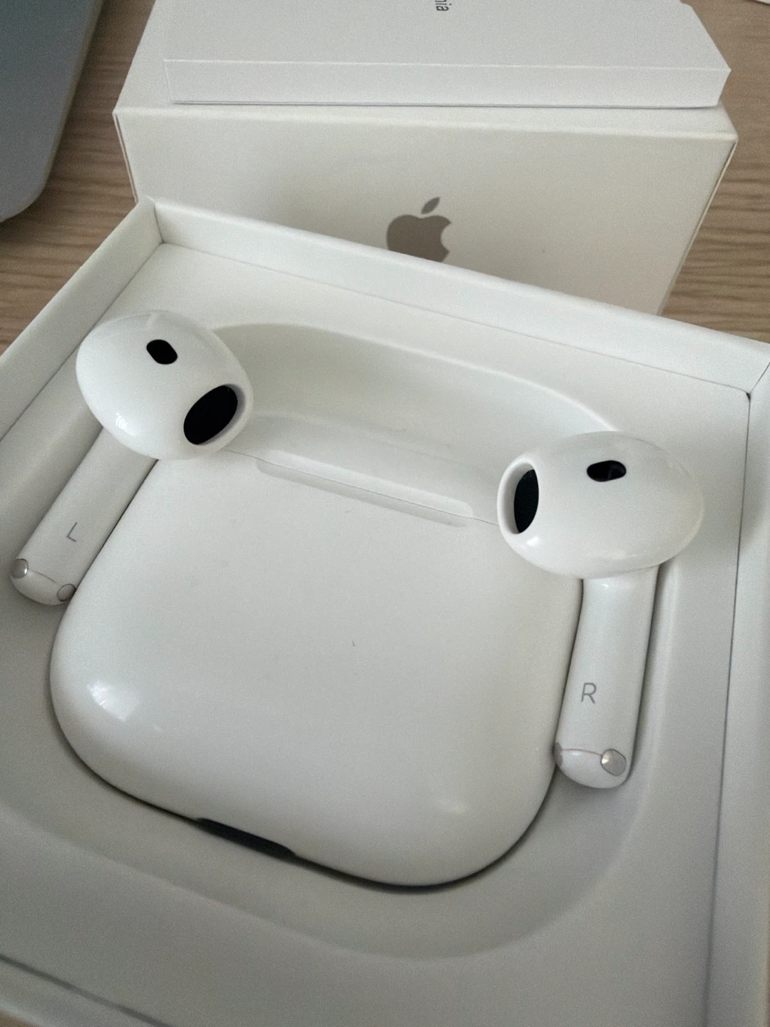 Apple AirPods 4 In-Ear Wireless Earbuds with USB-C Charging Case - photo 3