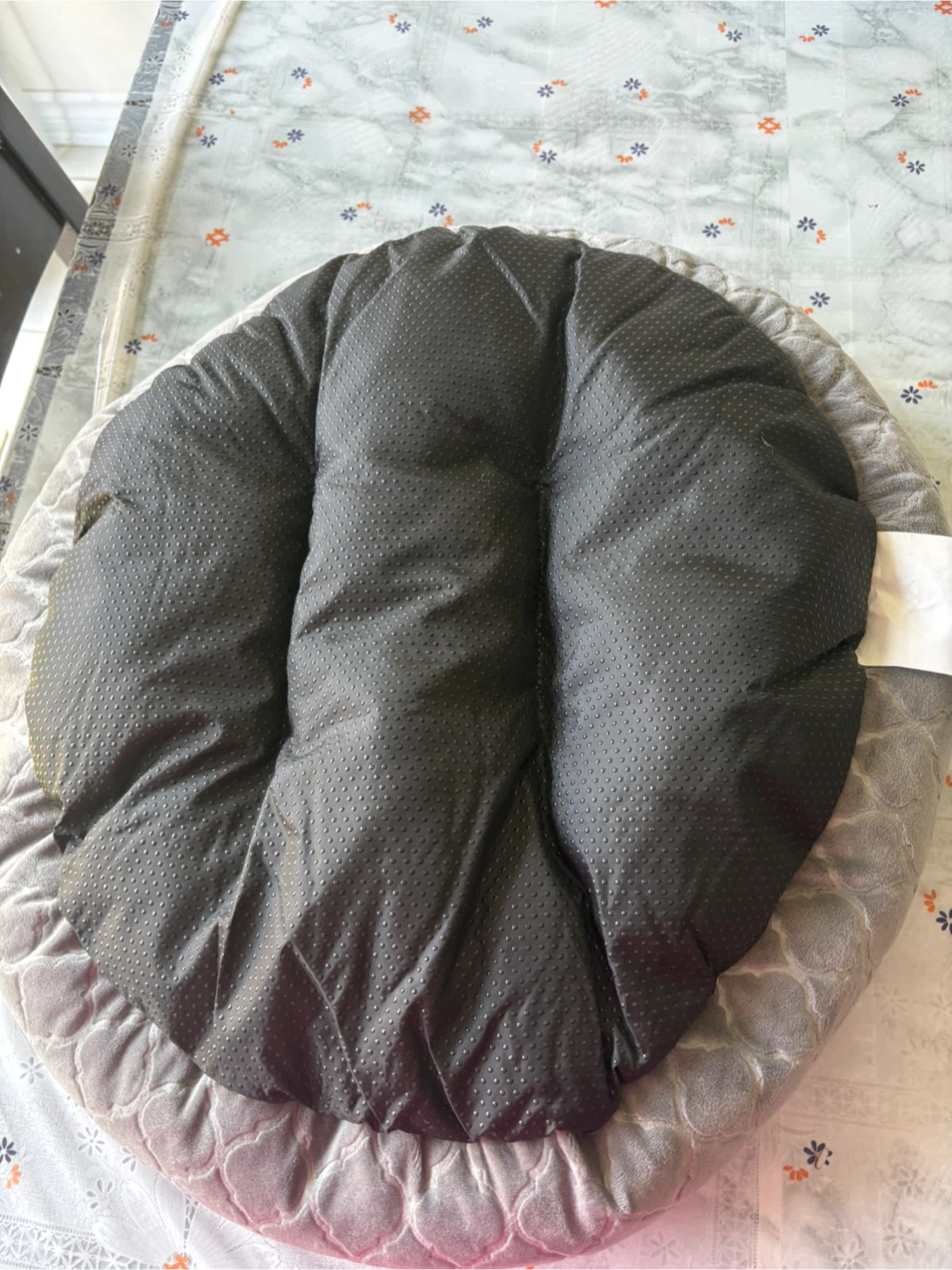 Brand New Soft Plush Round Cat & Small Dog Bed – Grey - photo 3