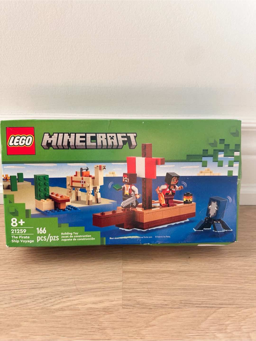 LEGO Minecraft The Pirate Ship Voyage 21259