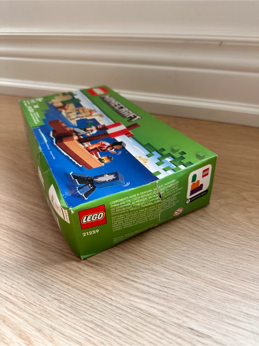 LEGO Minecraft The Pirate Ship Voyage 21259 - photo 2