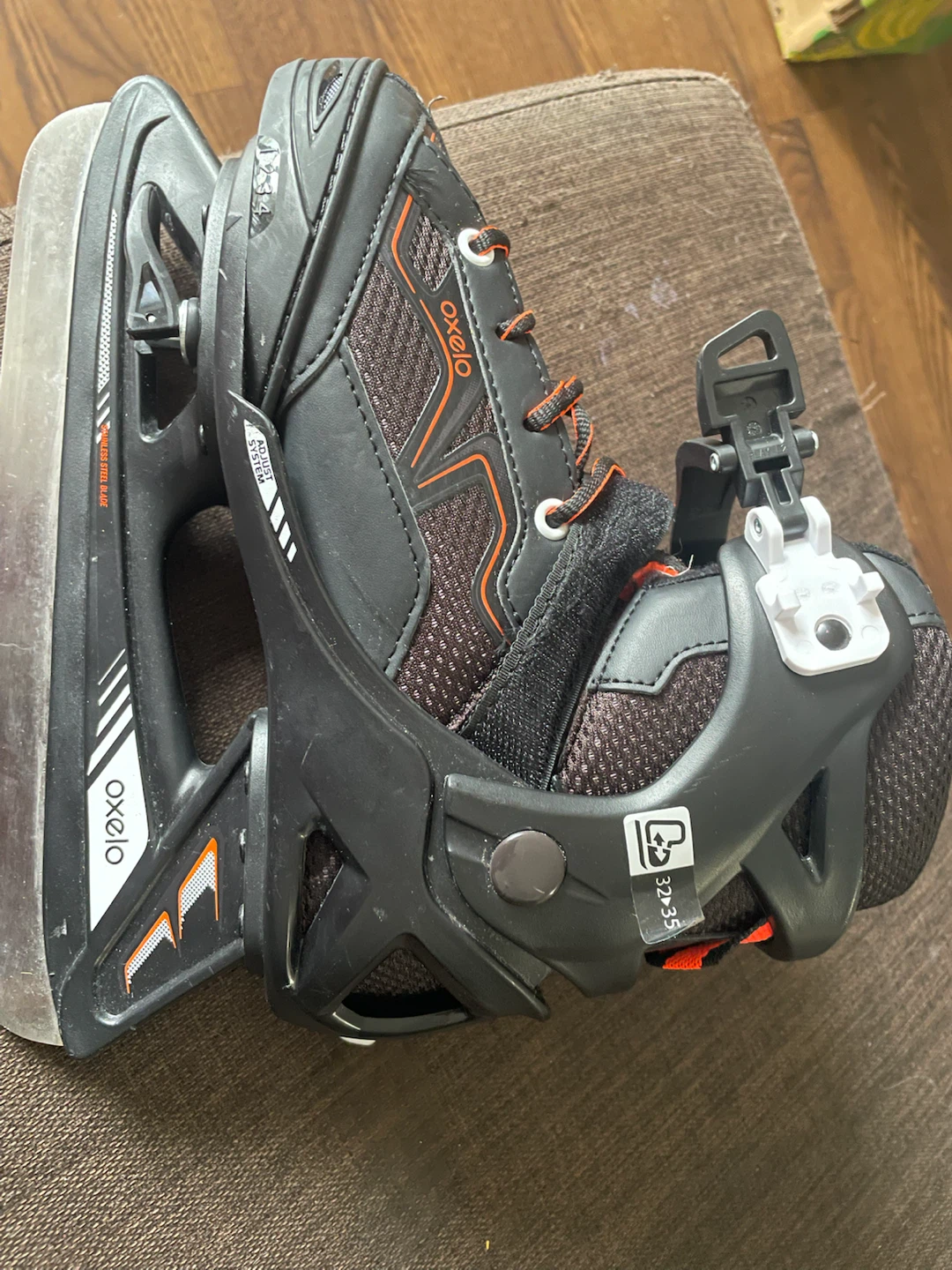 Oxelo Adjustable Ice Skates Size 32-35 - photo 2