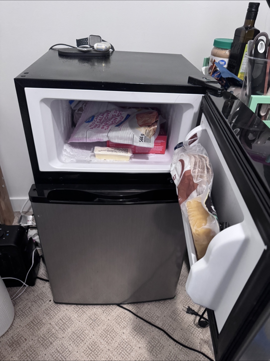 Insignia 3.0 cu. ft. Mini Fridge with Freezer - photo 2