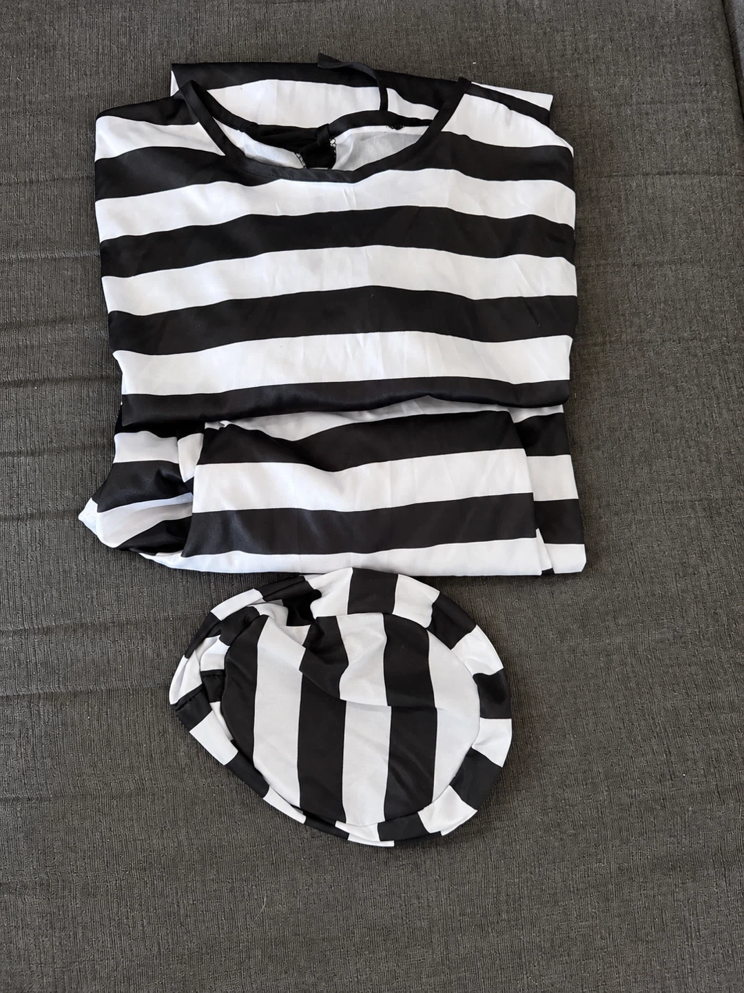 Black and White Striped Prisoner Costume