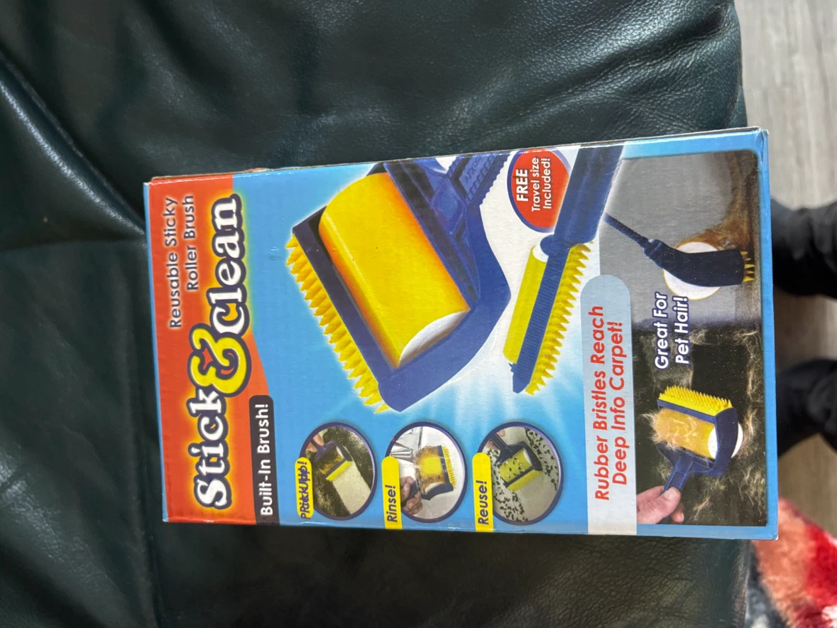 Stick & Clean Reusable Sticky Roller Brush