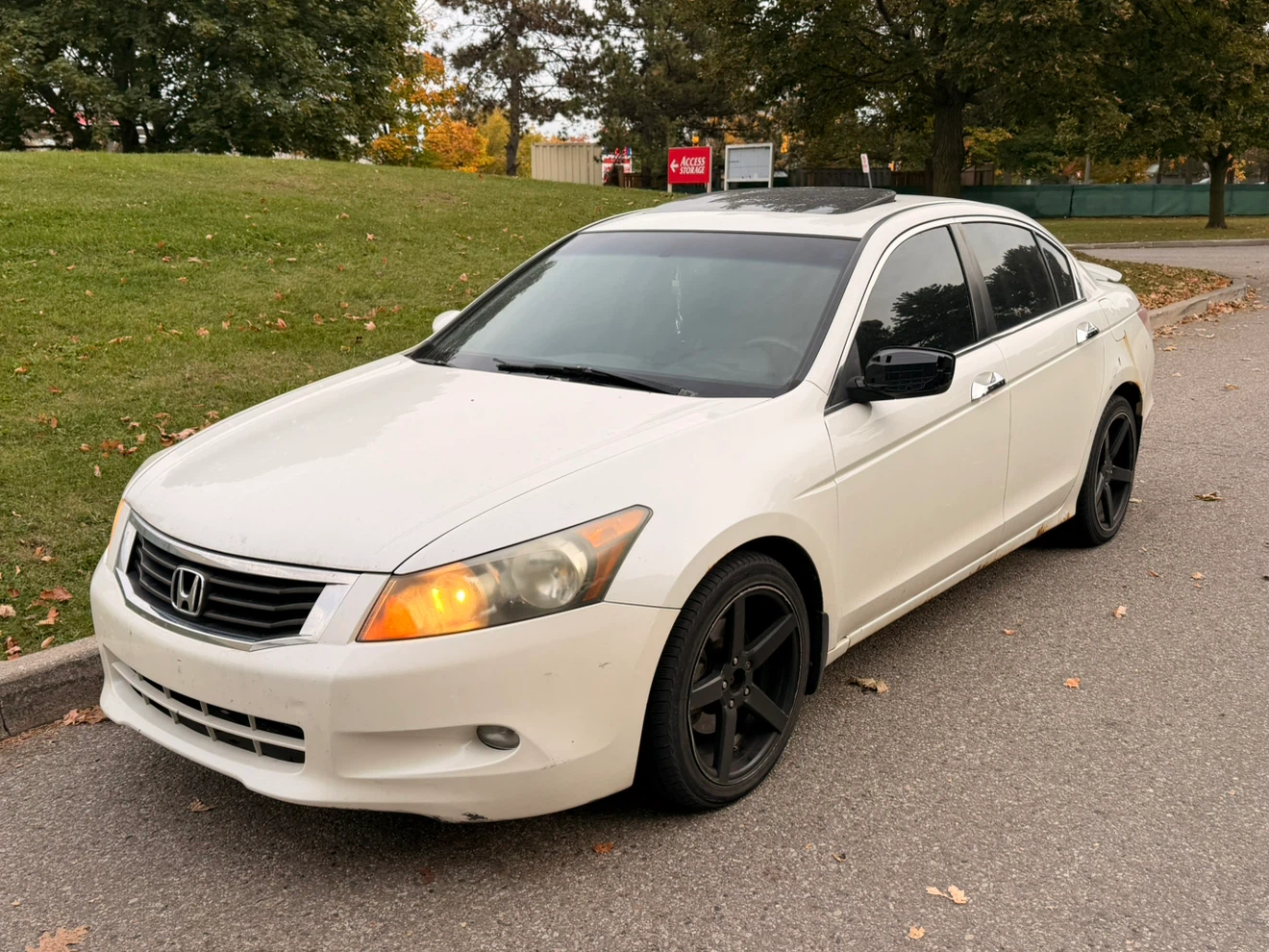 Honda Accord V6 Sedan - photo 2