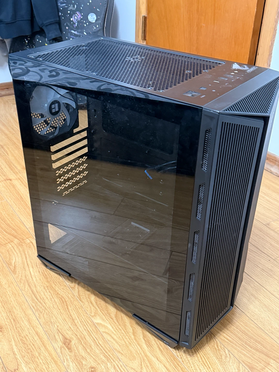 MSI MPG Gungnir 110M Mid tower case (Negotiable NEED GONE ASAP)