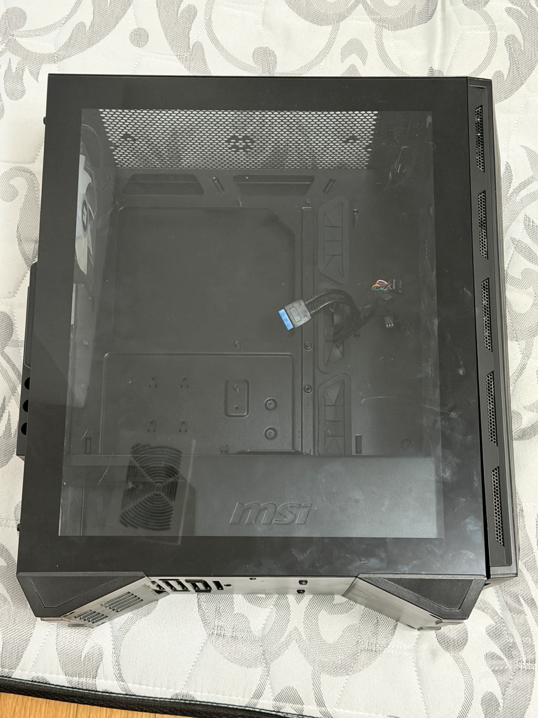 MSI MPG Gungnir 110M Mid tower case (Negotiable NEED GONE ASAP) - photo 3