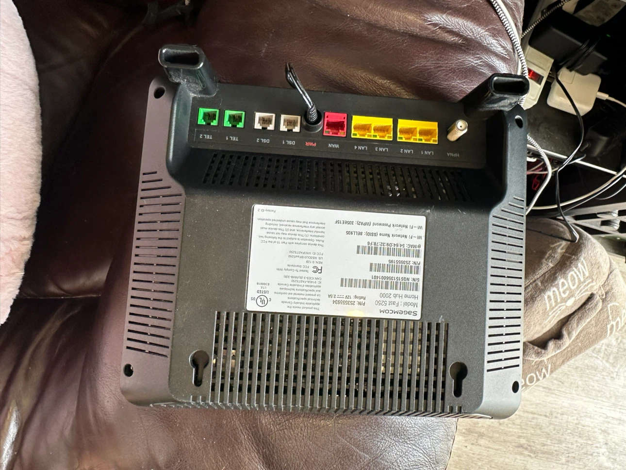 Bell Home Hub 2000 Router - photo 2