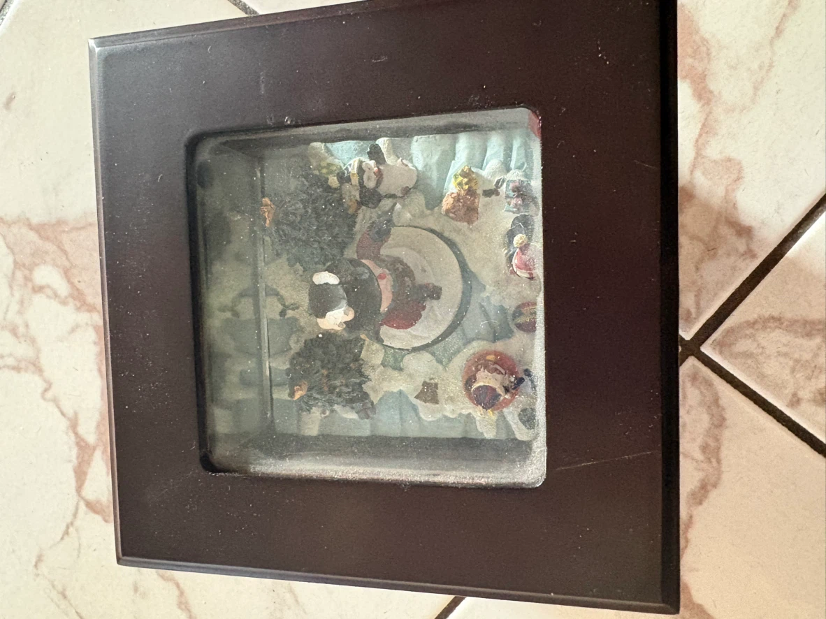 Christmas Music Box with Snowman and Penguins - photo 2