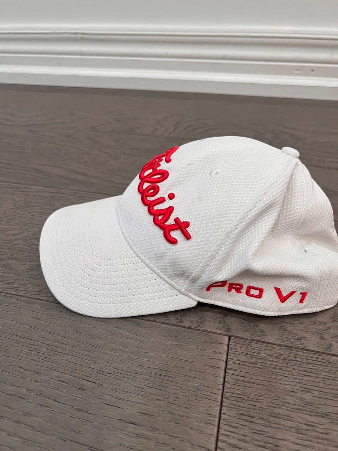 Titleist Pro V1 Golf Hat