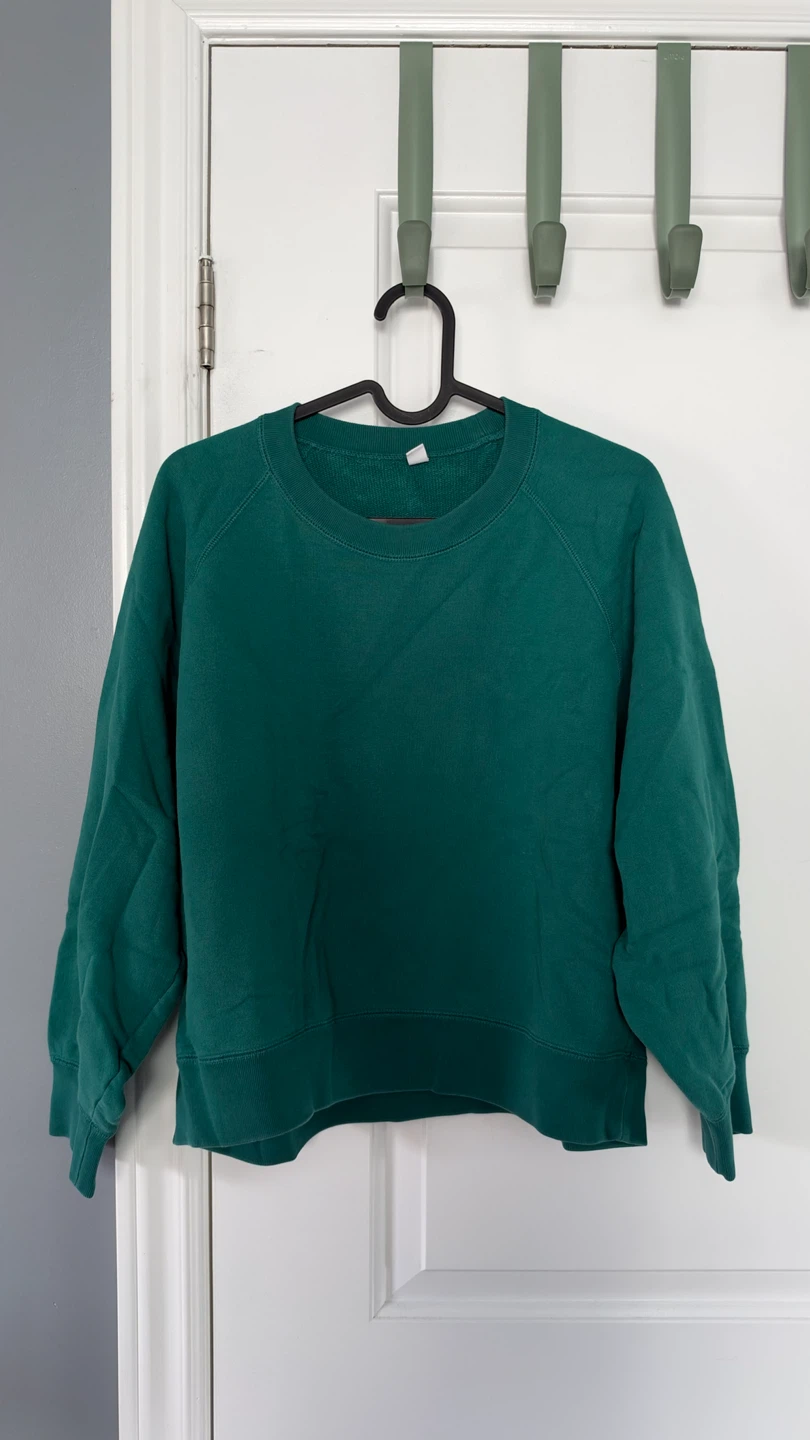 Uniqlo Green Sweatshirt - XL fits M
