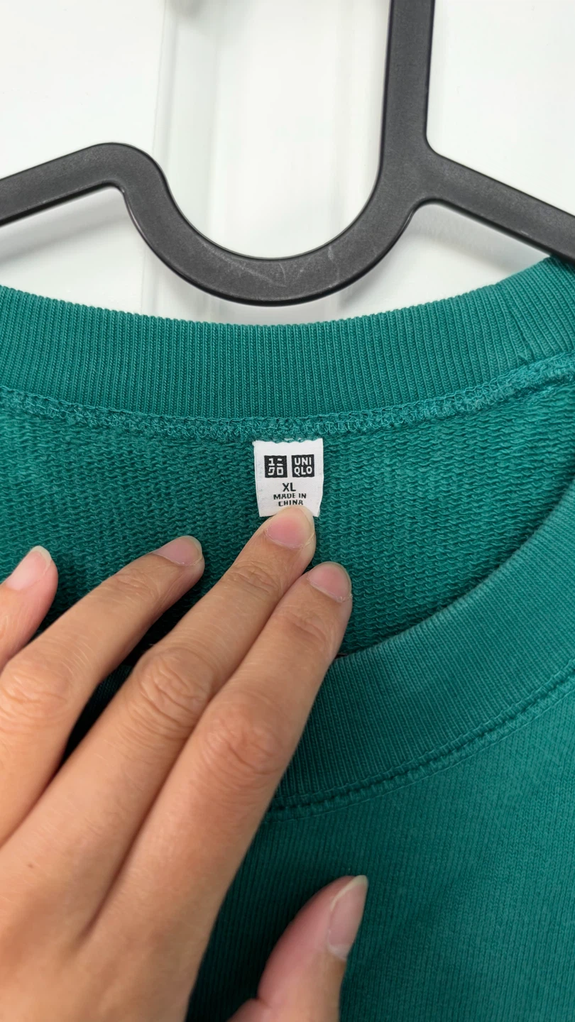 Uniqlo Green Sweatshirt - XL fits M - photo 2