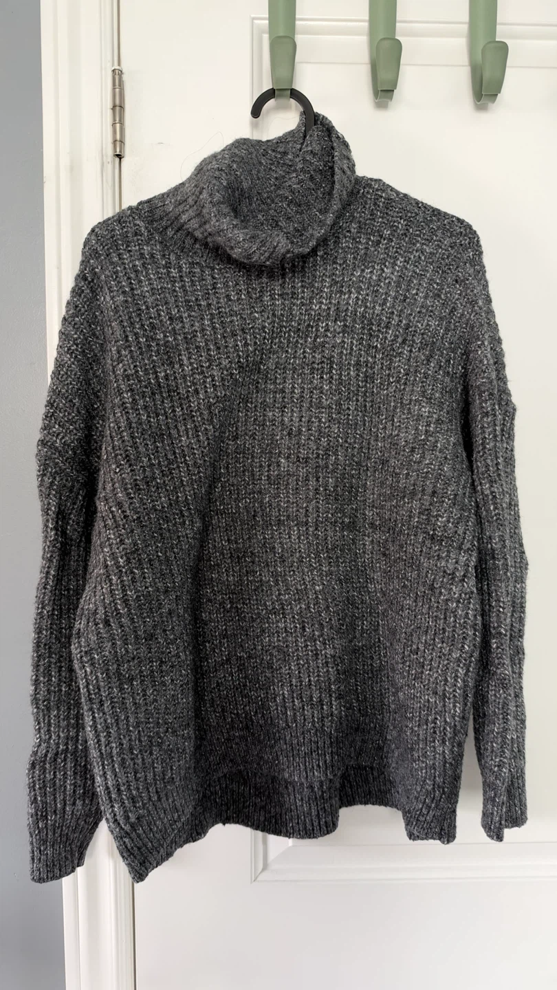 Old Navy Grey Turtleneck Tunic Sweater