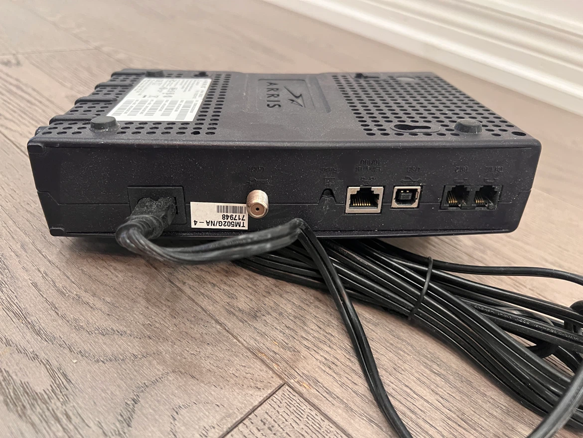 Arris Touchstone Telephony Modem TM502G - photo 3