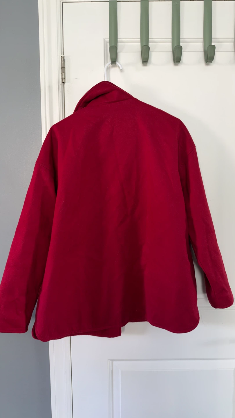 Red coat - photo 2
