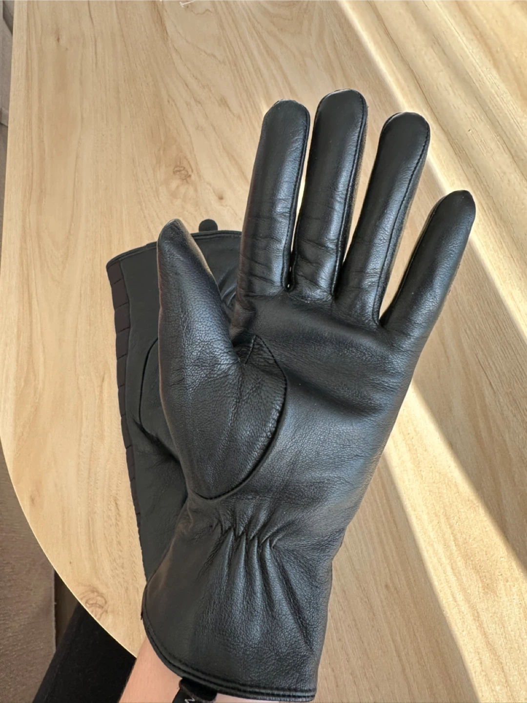 RW&CO Black Leather and Polyester Gloves - photo 2
