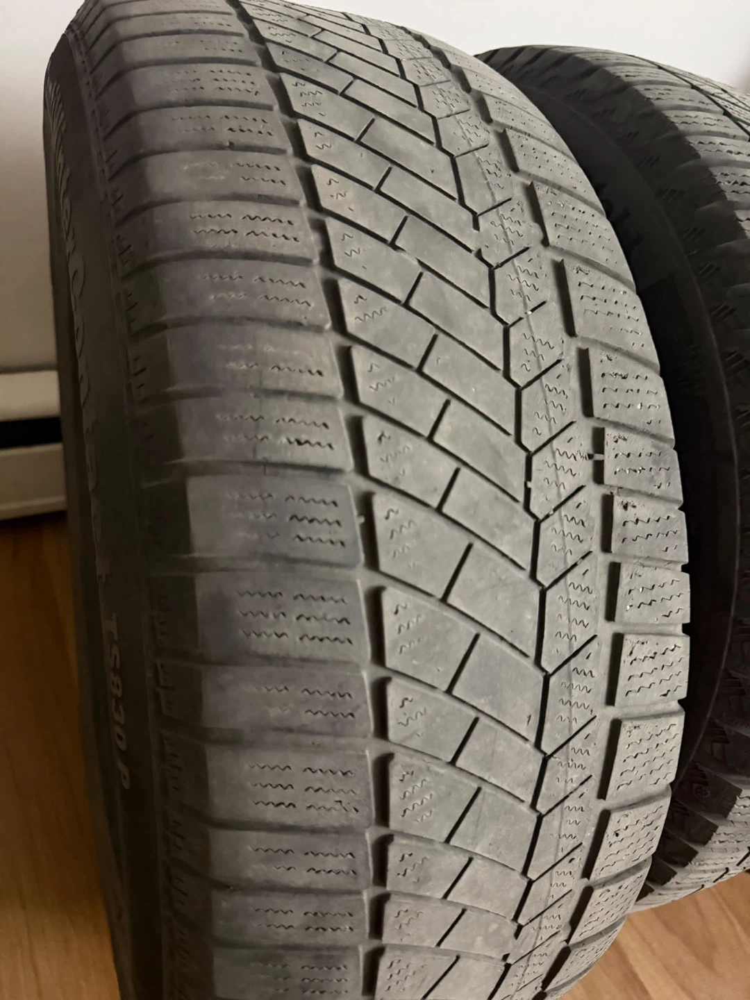 Set of 4 Continental Winter Tires 235/60 R18 - photo 2