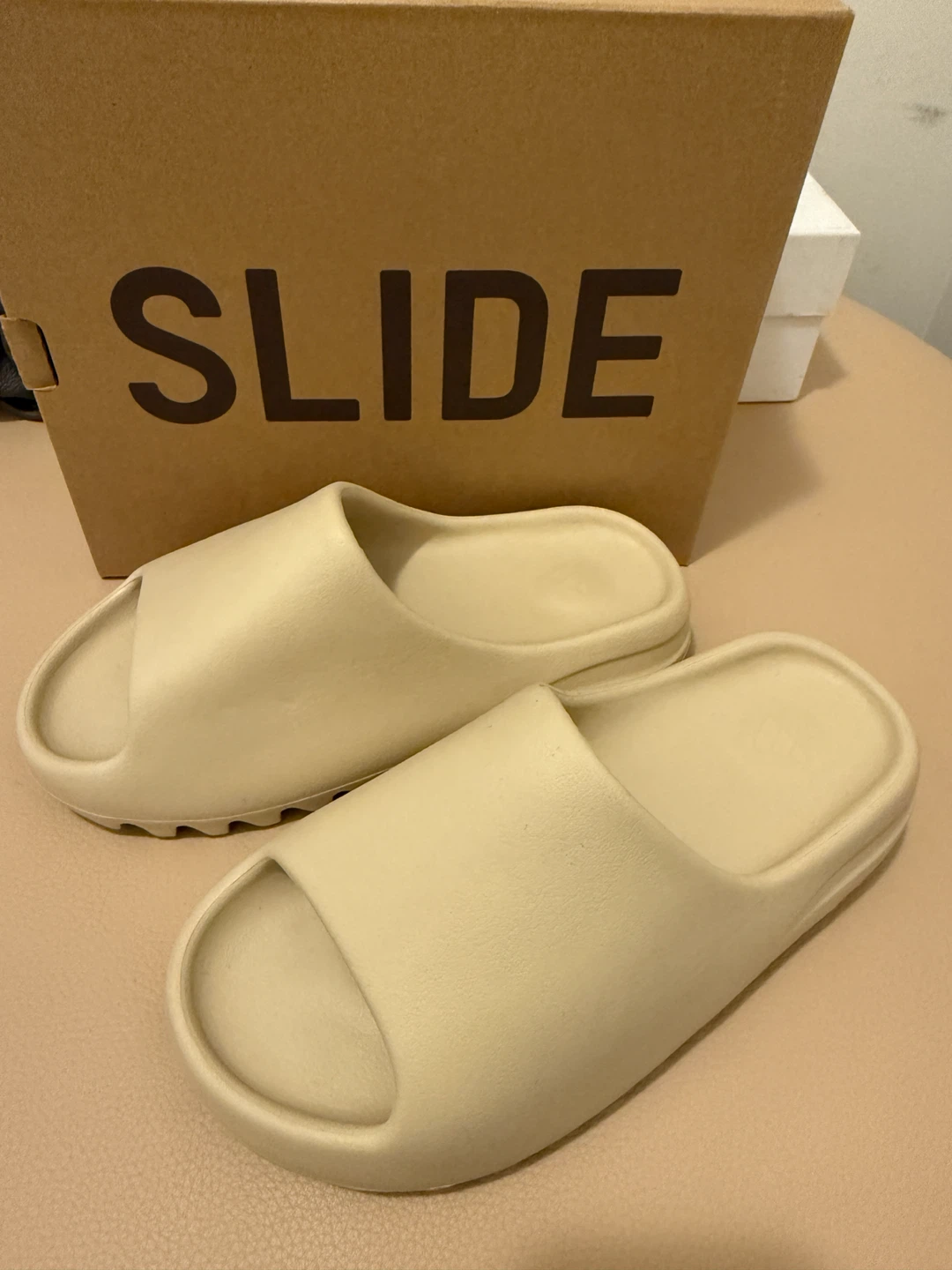 Adidas Yeezy Slide Bone Size 6