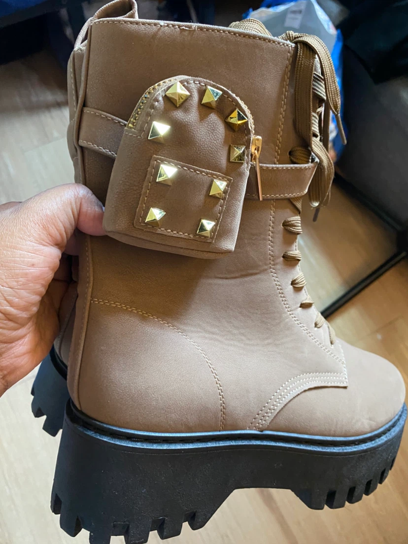 Tan Lace-Up Combat Boots with Pouch Size 8
