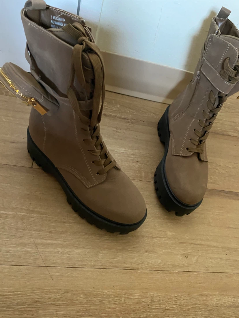 Tan Lace-Up Combat Boots with Pouch Size 8 - photo 2