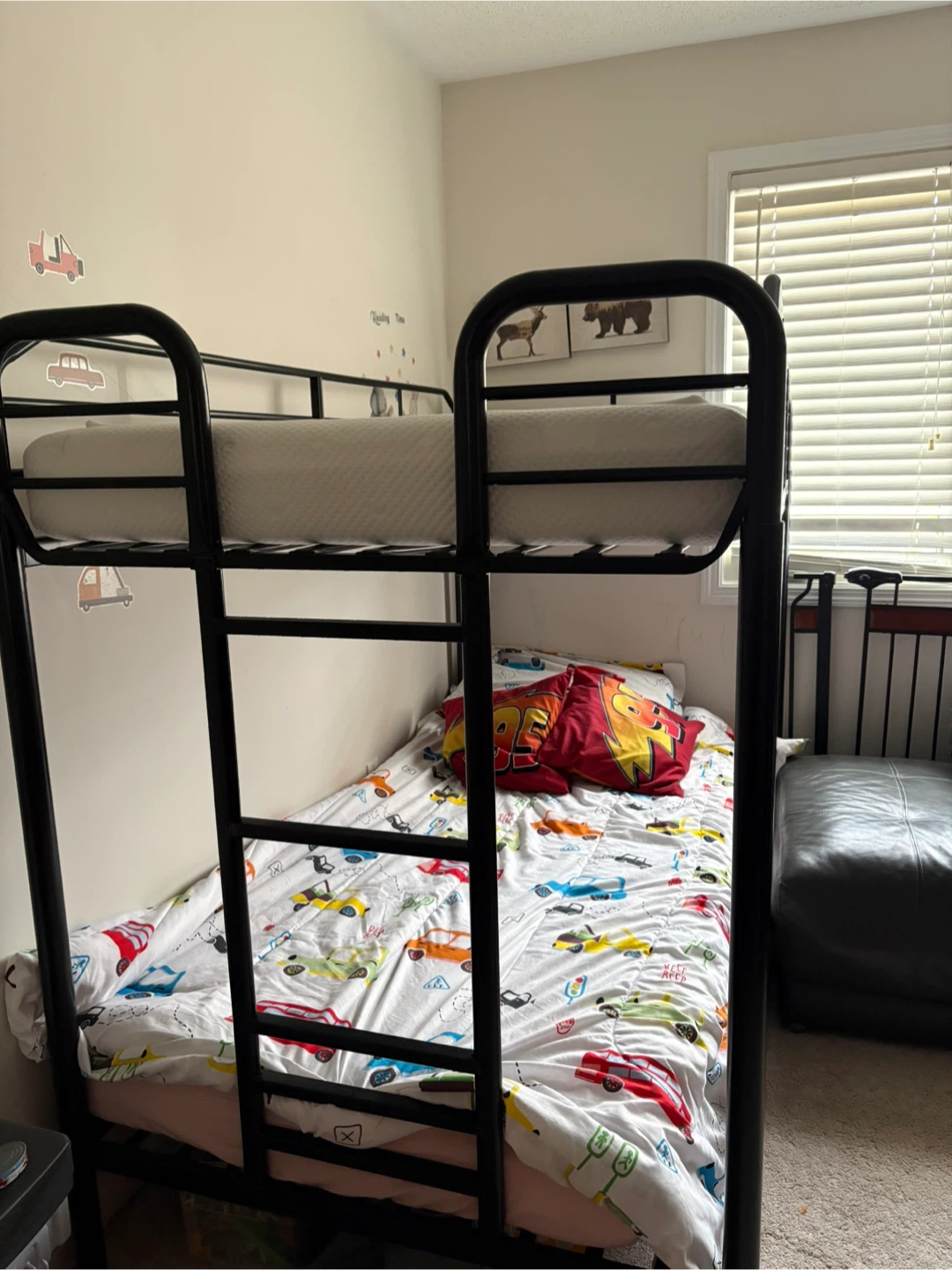 Twin bunk bed - photo 2