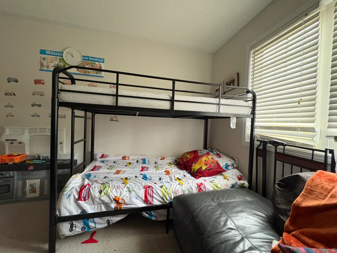 Twin bunk bed - photo 4