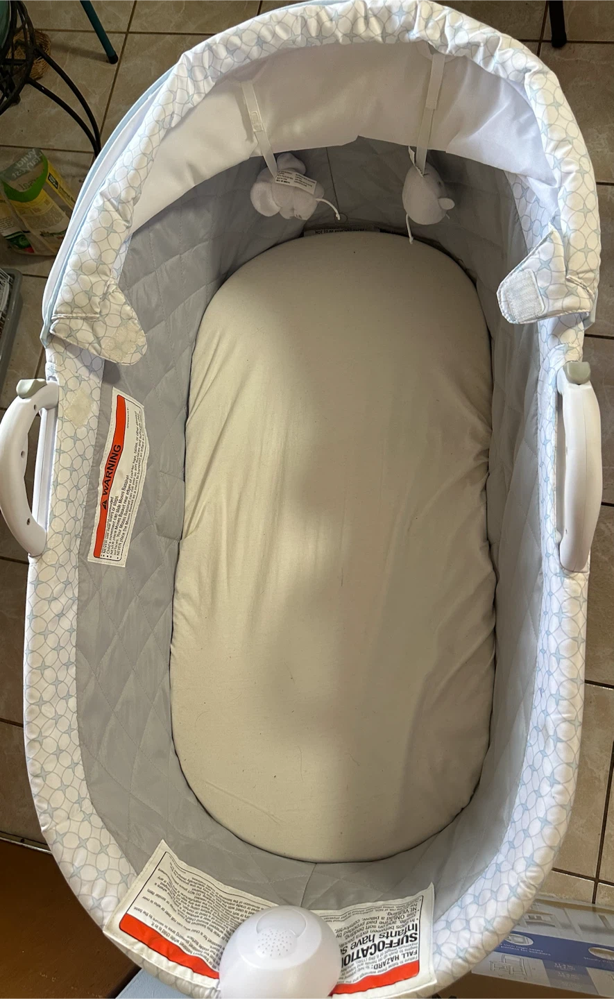 Delta Children 2-in-1 Bassinet and Moses Basket