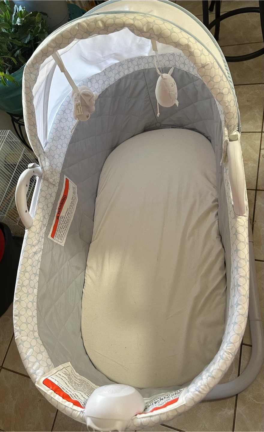 Delta Children 2-in-1 Bassinet and Moses Basket - photo 3